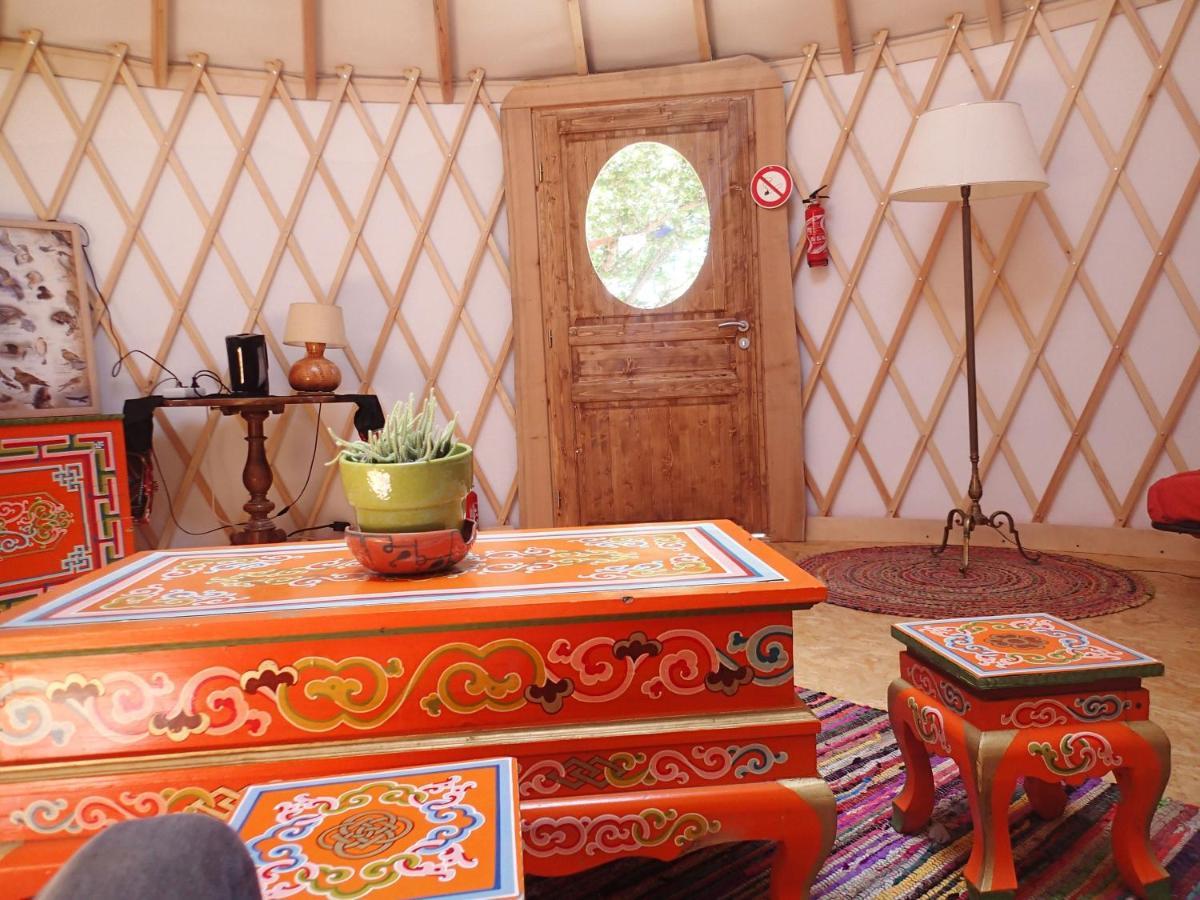 Eco-Hotel Et Yourtes Du Mercantour Guillaumes Exteriér fotografie