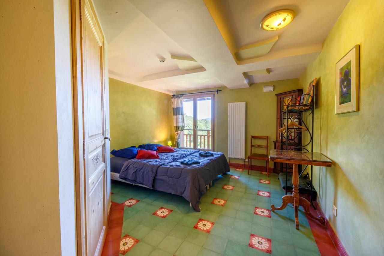 Eco-Hotel Et Yourtes Du Mercantour Guillaumes Exteriér fotografie