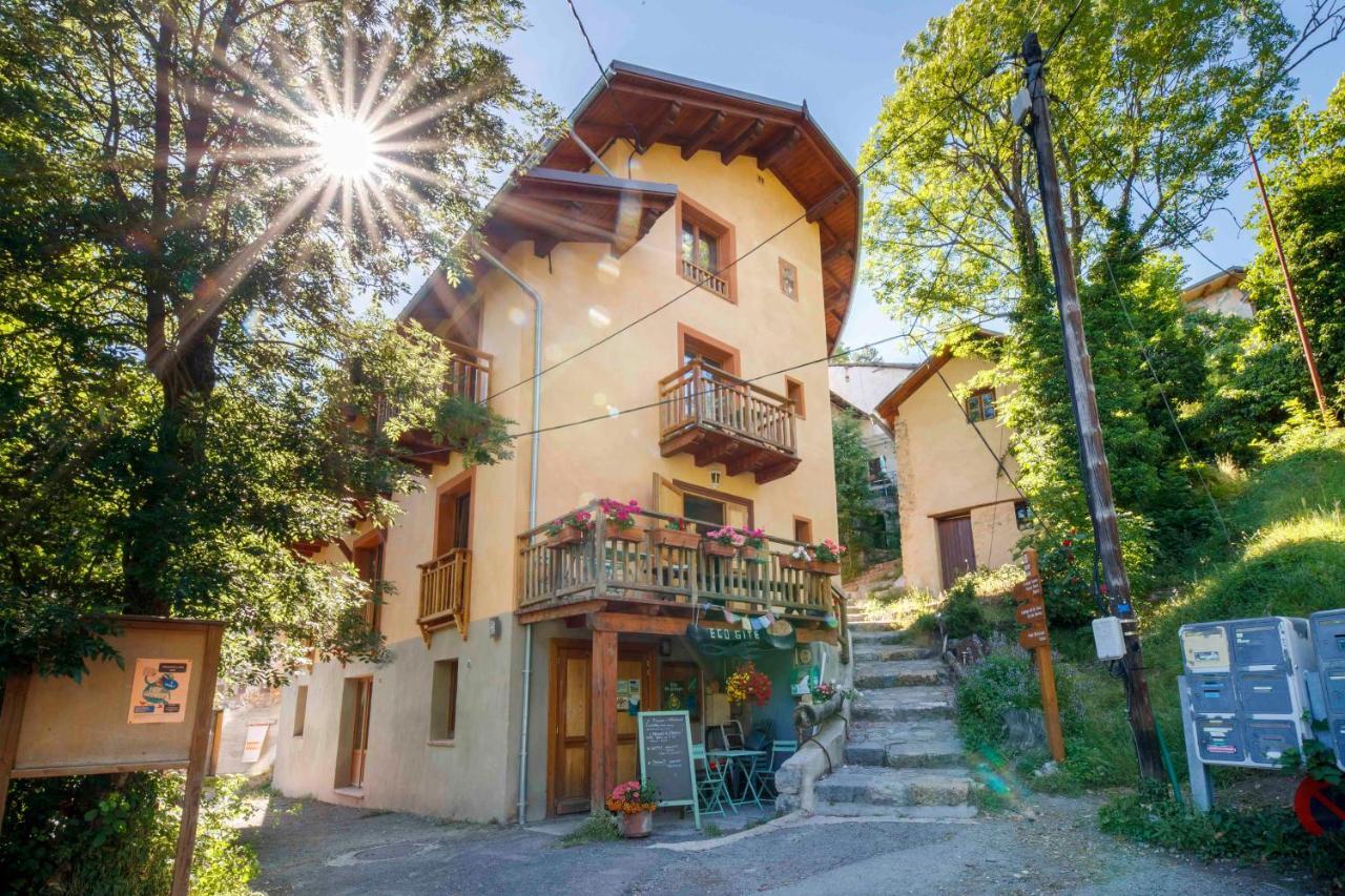 Eco-Hotel Et Yourtes Du Mercantour Guillaumes Exteriér fotografie
